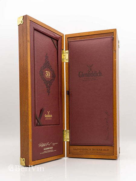 Whisky Geschenkbox geöffnet Glenfiddich 30 Jahre Single Malt Scotch Whisky Frontansicht