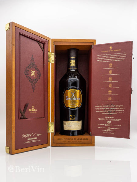 Whisky Glenfiddich 30 Jahre Single Malt Scotch Whisky mit Geschenkbox geöffnet Frontansicht