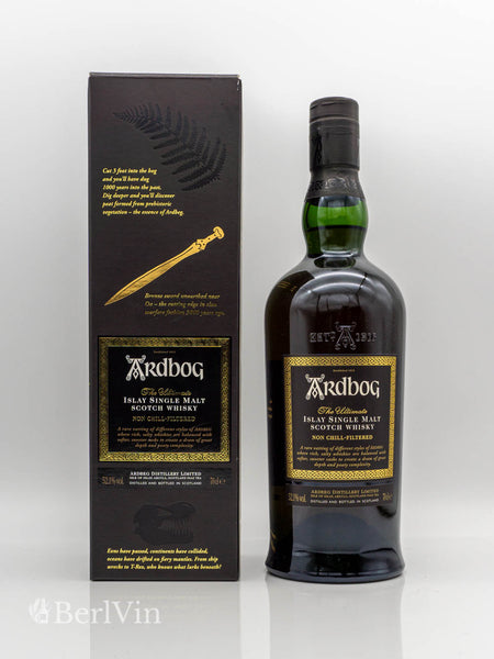 Whisky Ardbeg The Ultimate Islay Single Malt mit Verpackung Frontansicht