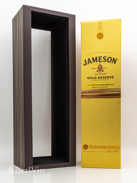 Whisky Verpackung geöffnet Jameson Gold Reserve Blended Whisky Frontansicht