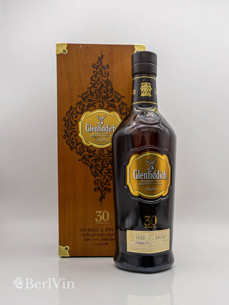 Whisky Glenfiddich 30 Jahre Single Malt Scotch Whisky mit Geschenkbox geöffnet Frontansicht