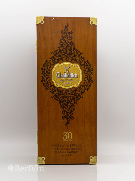 Whisky Geschenkbox Glenfiddich 30 Jahre Single Malt Scotch Whisky Frontansicht